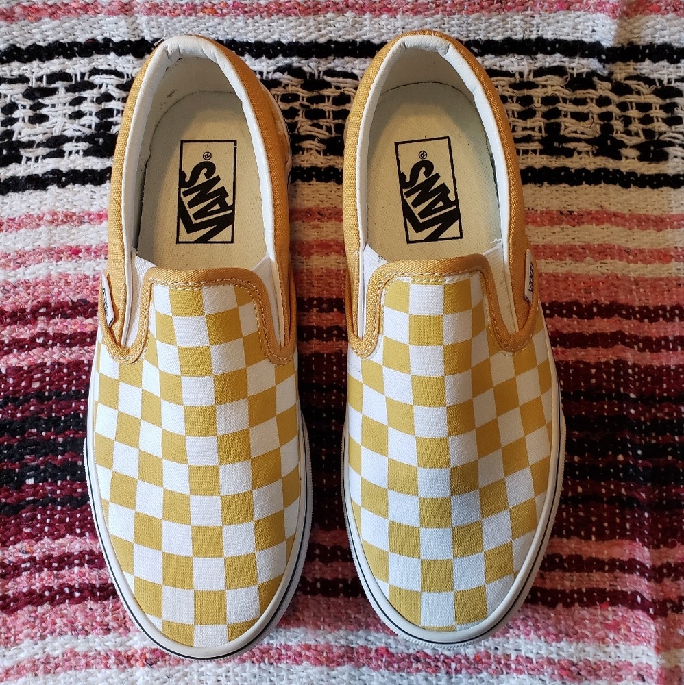 Slip o Vans mustard yellow checkerboard pattern